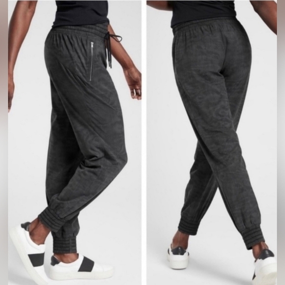 Athleta Women's Camden Printed Jogger Black Gray Joggers Size 10 - Picture 1 of 7